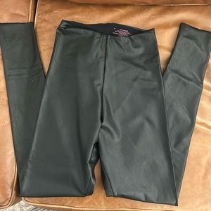 Women's Commando Faux Leather Legging, size small